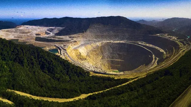 Rahasia Pengunduran Diri Bos Amman Mineral Terungkap!