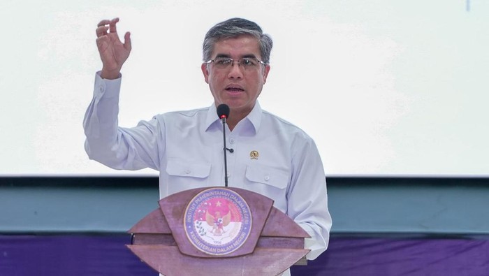 Menaker Bungkam Data PHK: Misteri Dibalik Angka Pengangguran