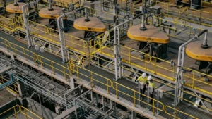 Runtuhnya Pendapatan MBMA: Turun 18% di Kuartal I 2025