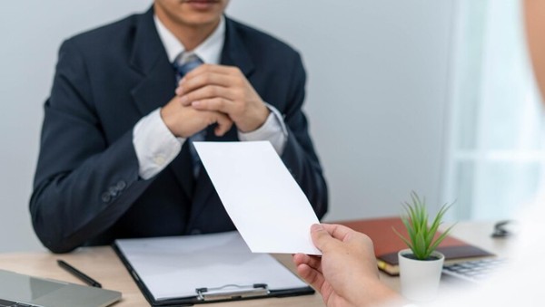 Tarif Trump Ancam PHK? Solusi 19% Selamatkan RI?