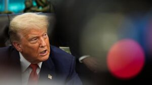 Tarif Trump Hantam RI: 32% Ancam Jutaan Pekerja?