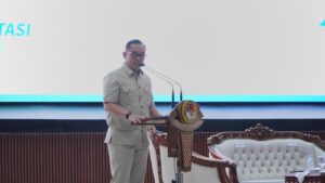 Wamen Investasi Janji Permudah Izin, Ekonomi Tumbuh 8%?